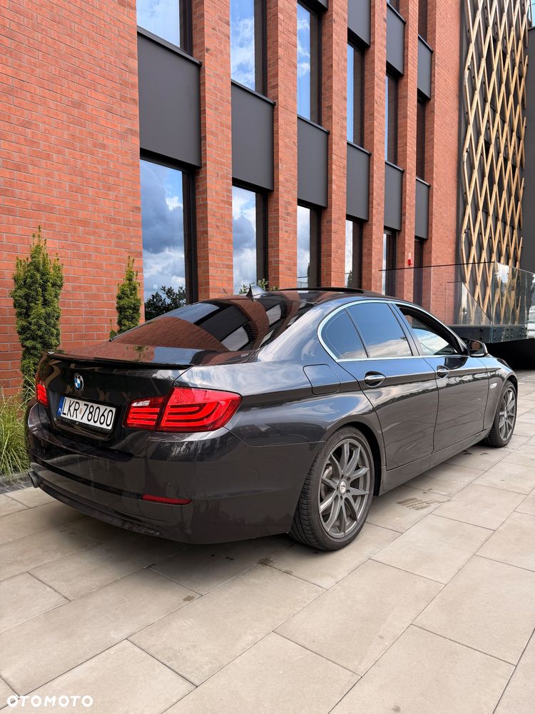 BMW Seria 5 530d xDrive - 24