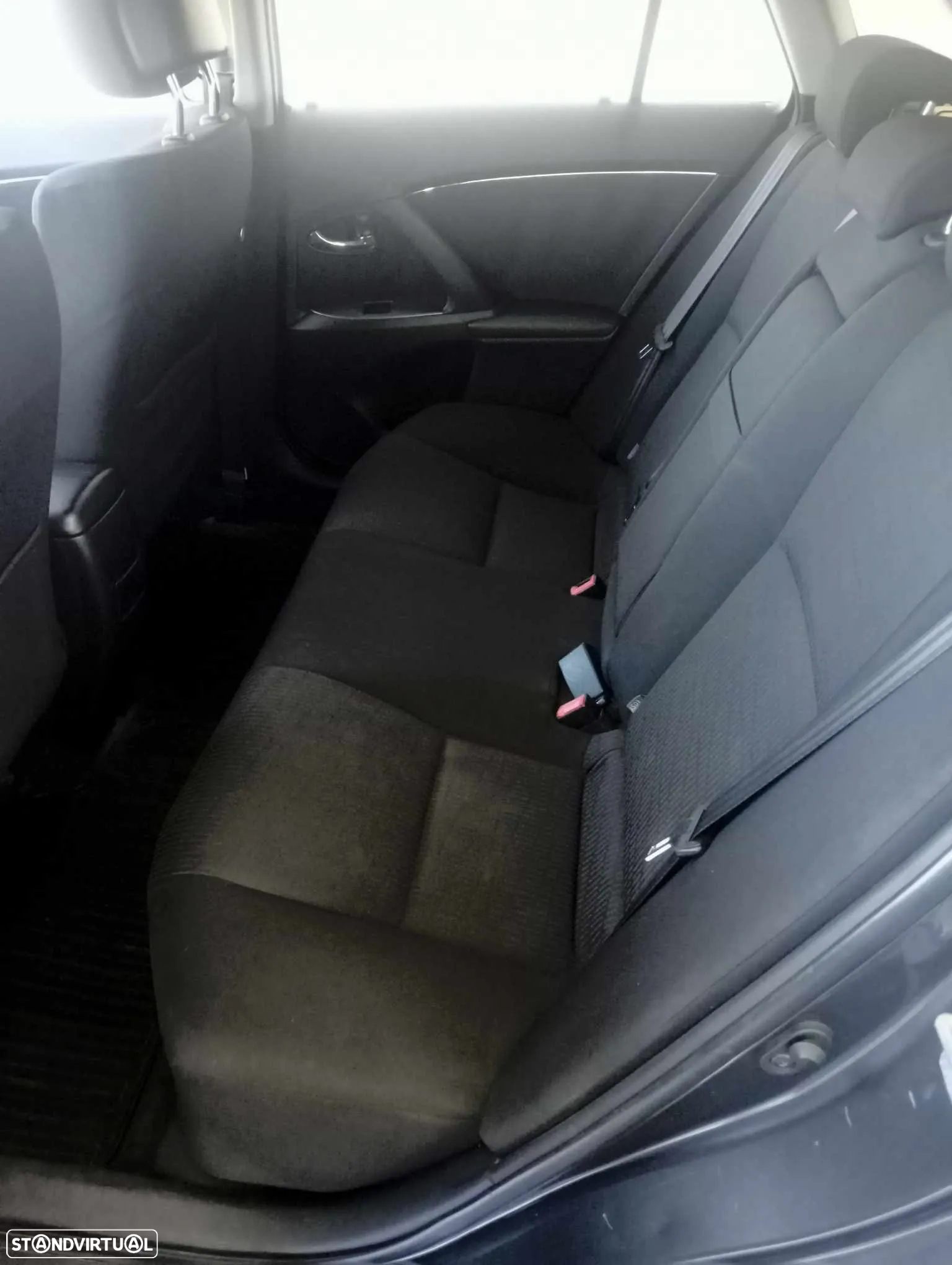 Toyota Avensis SW 2.0 D-4D GPS - 3