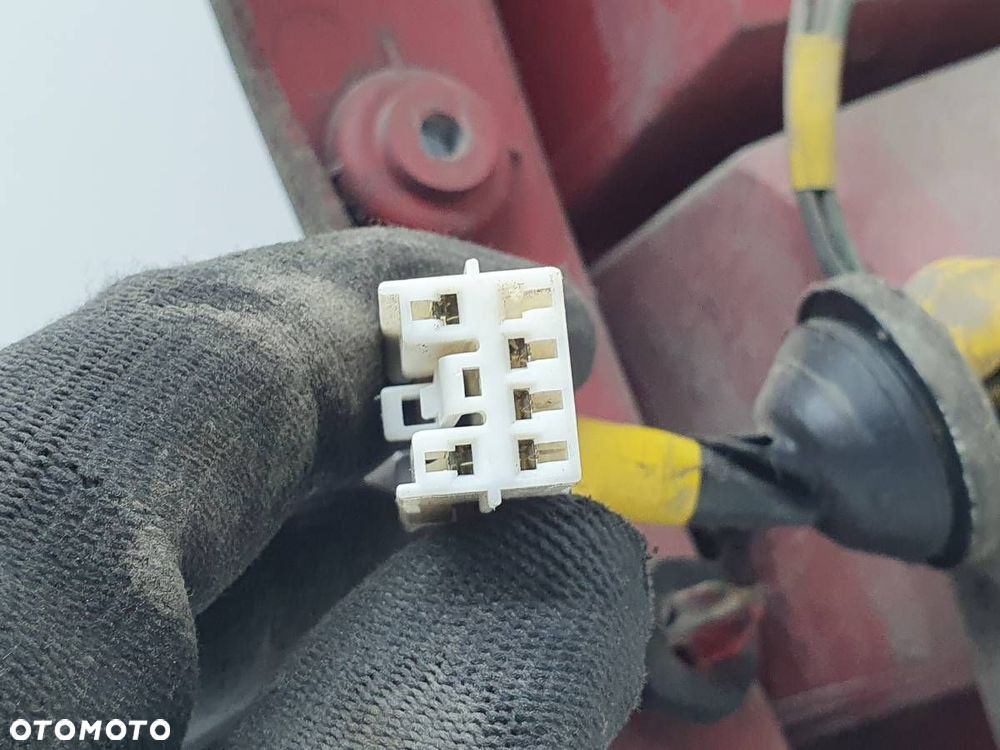 LAMPA TYŁ TYLNA LEWA W BŁOTNIK MITSUBISHI SPACE STAR I EU - 6
