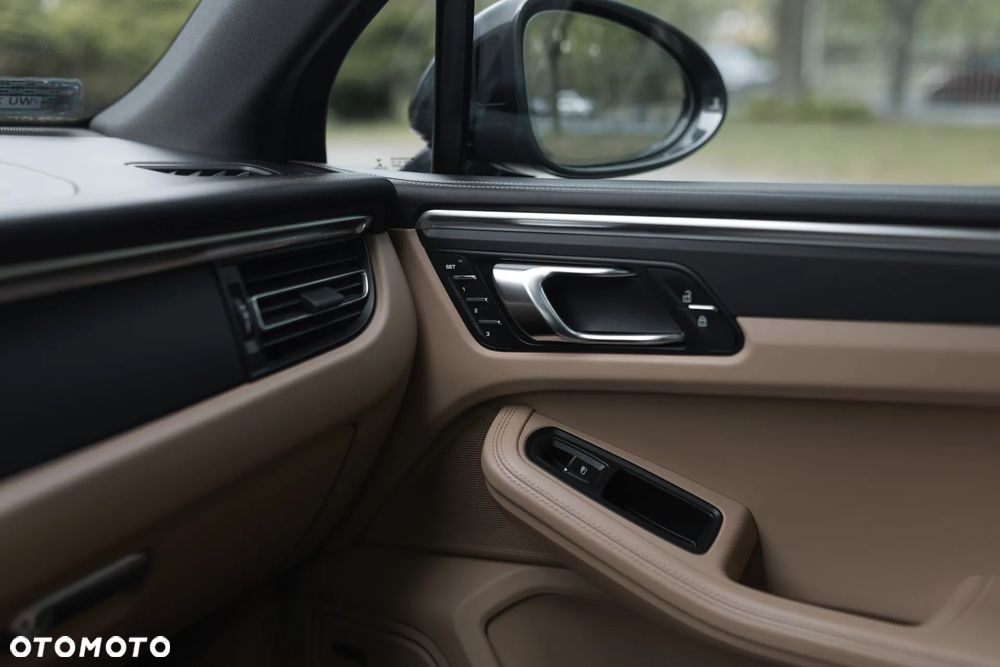 Porsche Macan - 26