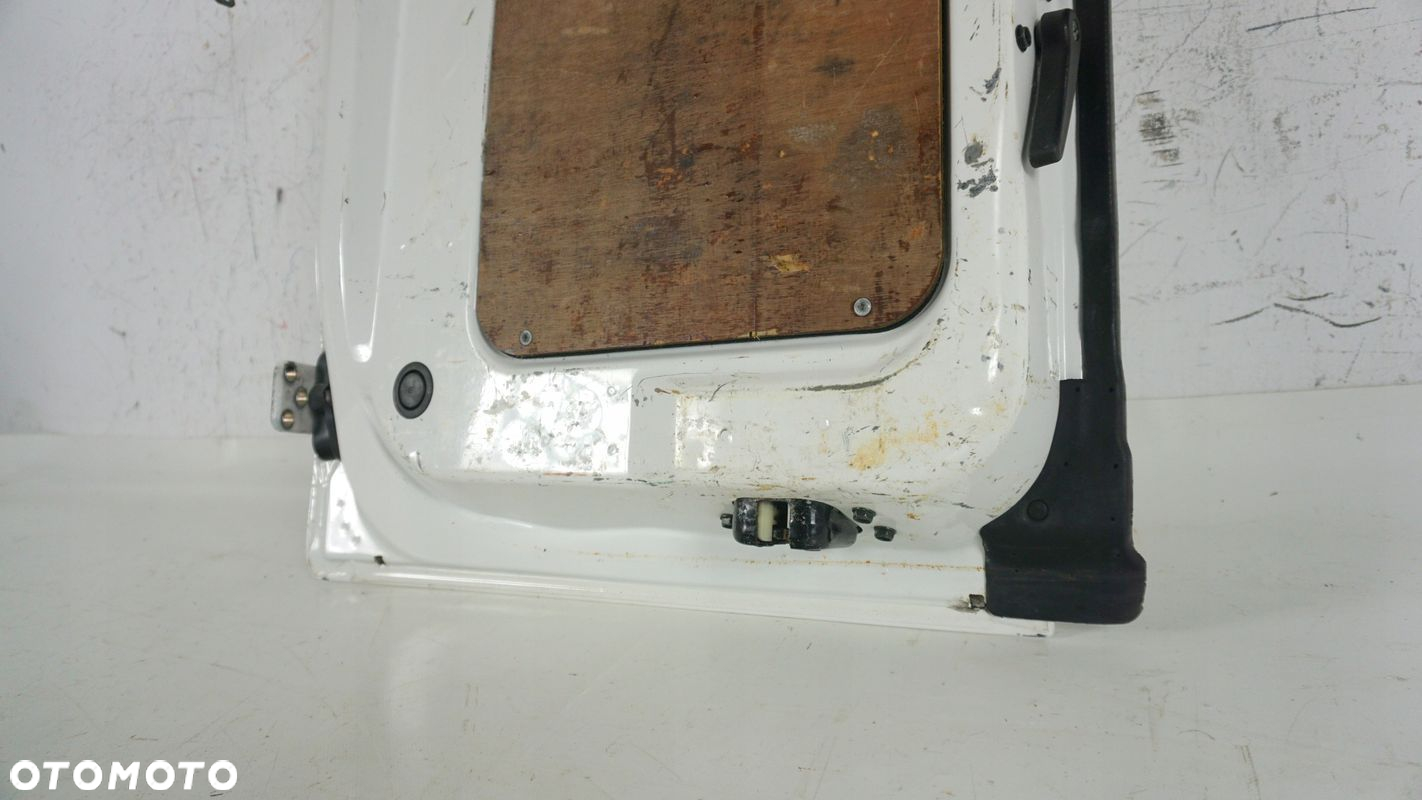 DRZWI PRAWY TYŁ PRAWE TYLNE SKRZYDEŁKA NISSAN NV200 QM1 NV 200 - 12