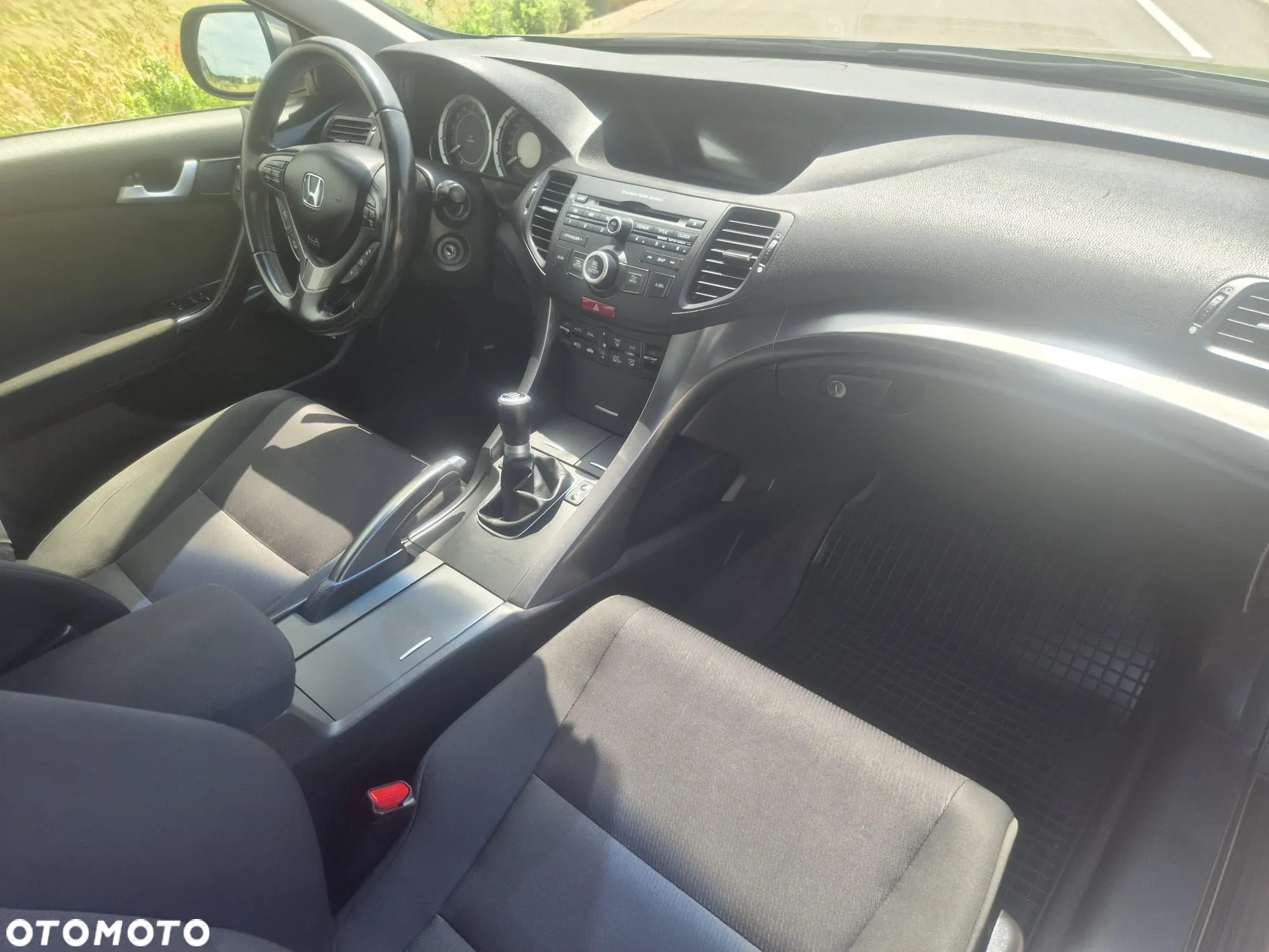 Honda Accord 2.0 Executive - 12