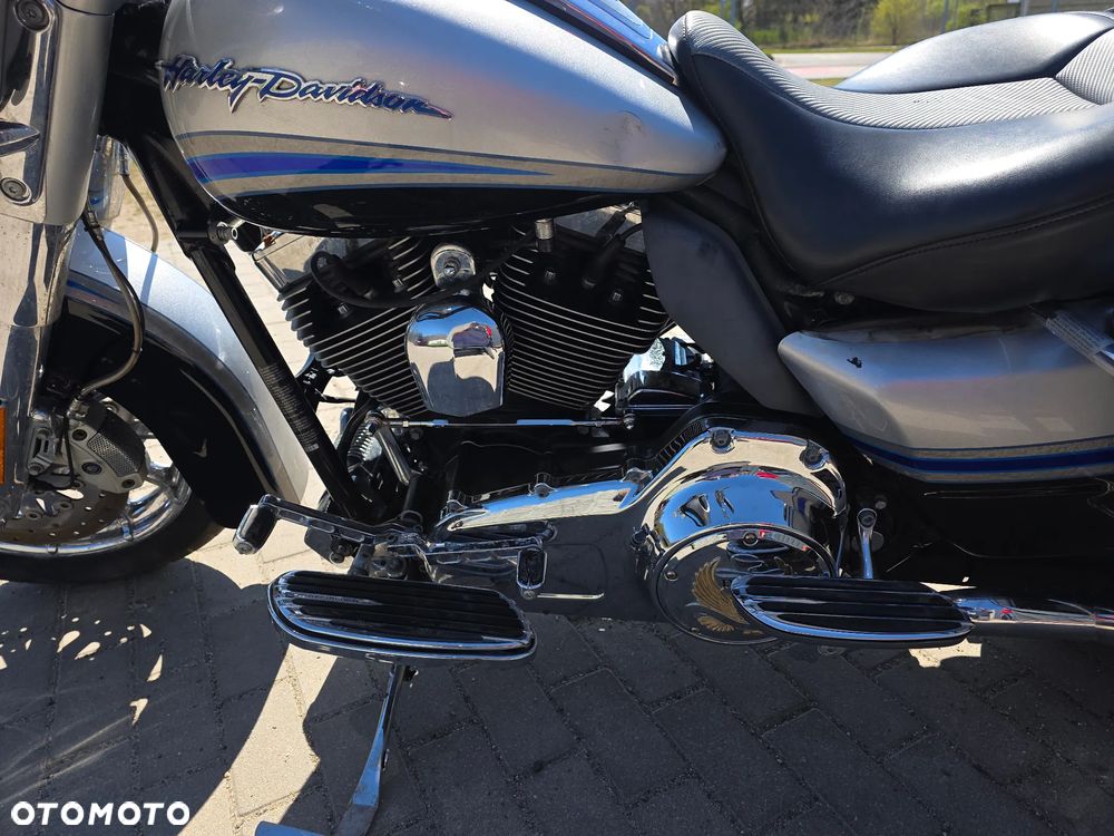 Harley-Davidson CVO Street Glide - 8