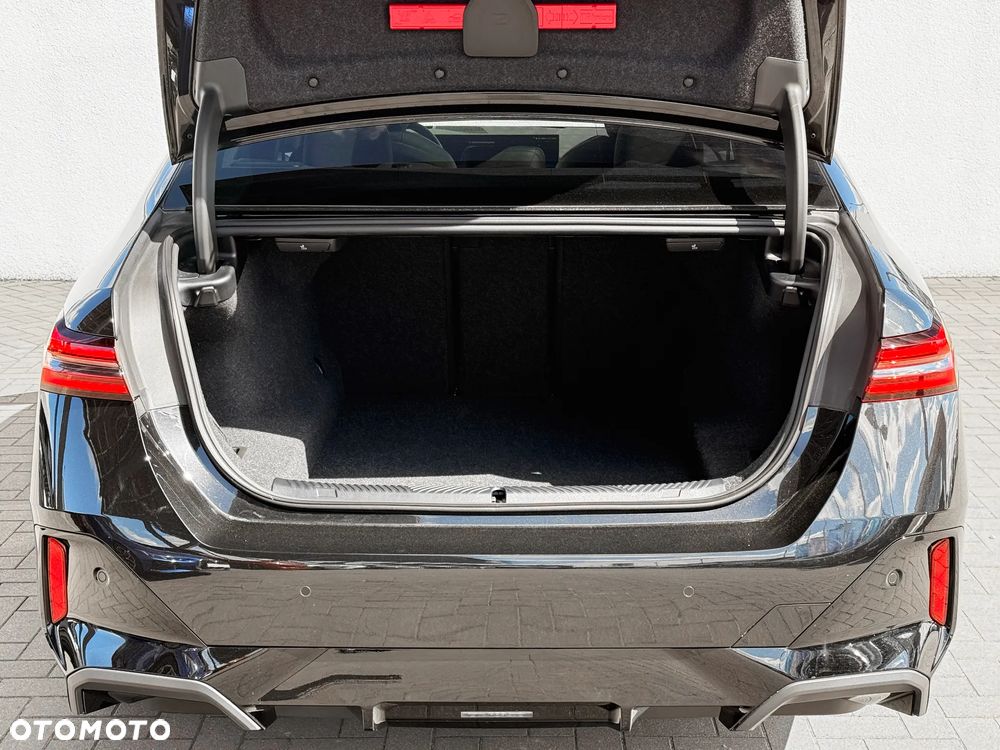 BMW Seria 5 520d xDrive - 14