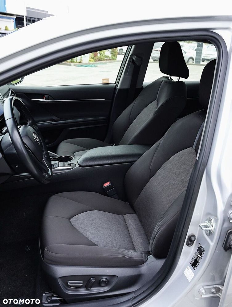 Toyota Camry 2.5 Hybrid Comfort CVT - 19