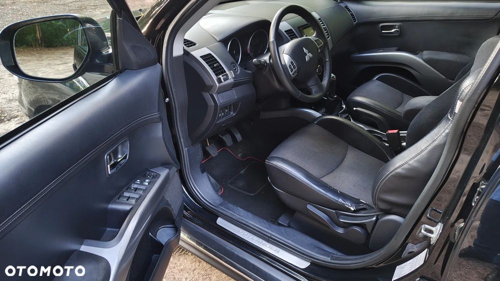 Mitsubishi Outlander 2.0 Intense + NAVI 2WD EU5 - 8