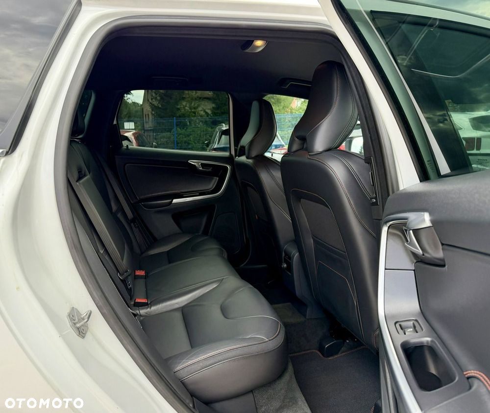 Volvo XC 60 D4 Ocean Race - 12