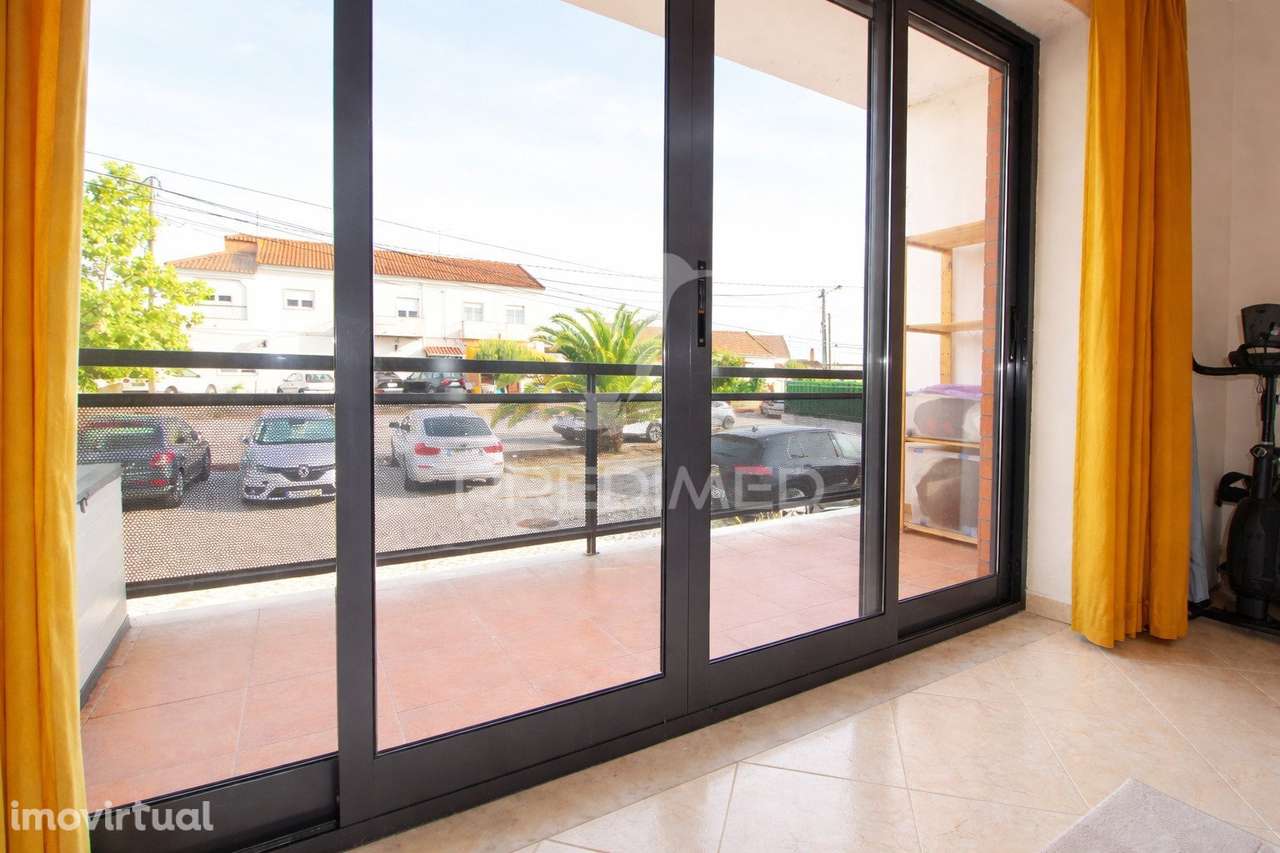 T2 com parqueamento bem localizado. - Grande imagem: 5/24