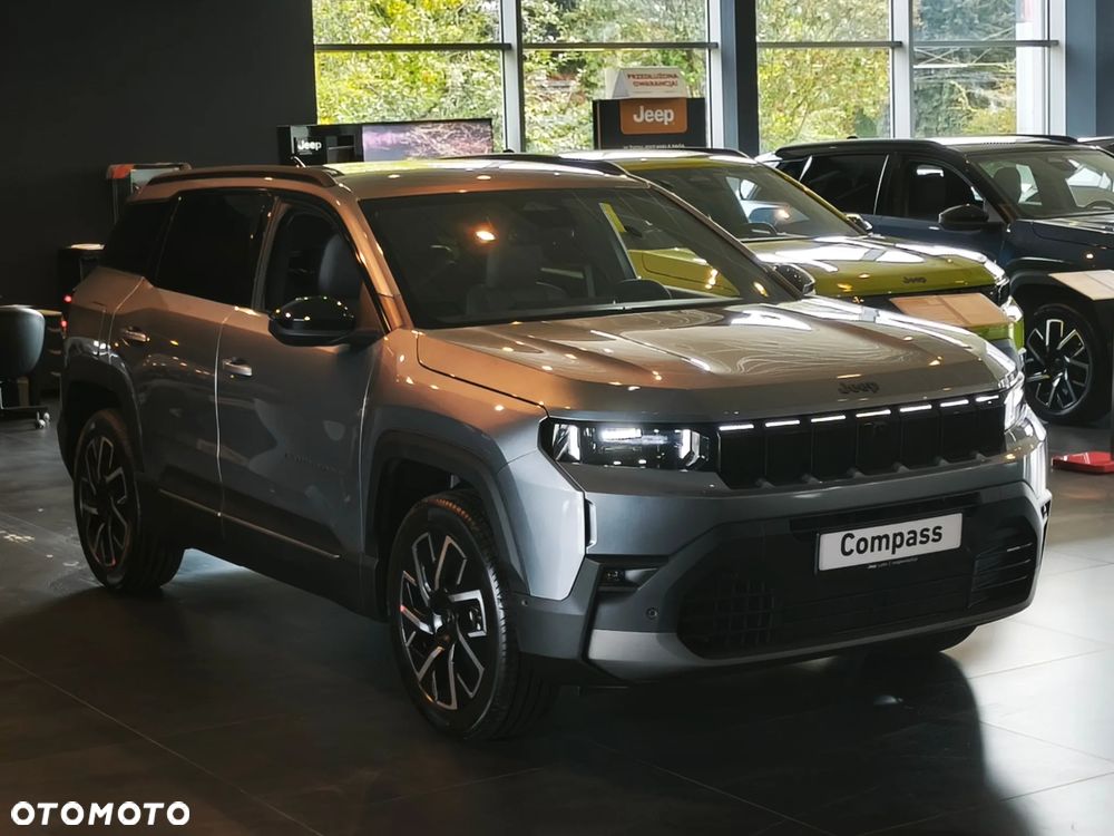Jeep Compass 1.2 T3 mHEV Summit FWD DCT - 4
