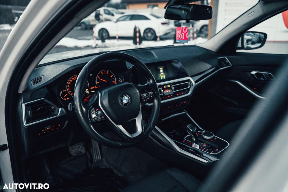 BMW Seria 3 320d xDrive Aut. - 9