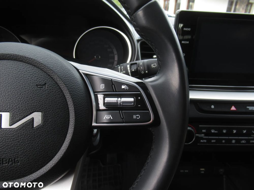 Kia Ceed 1.5 T-GDI M - 14