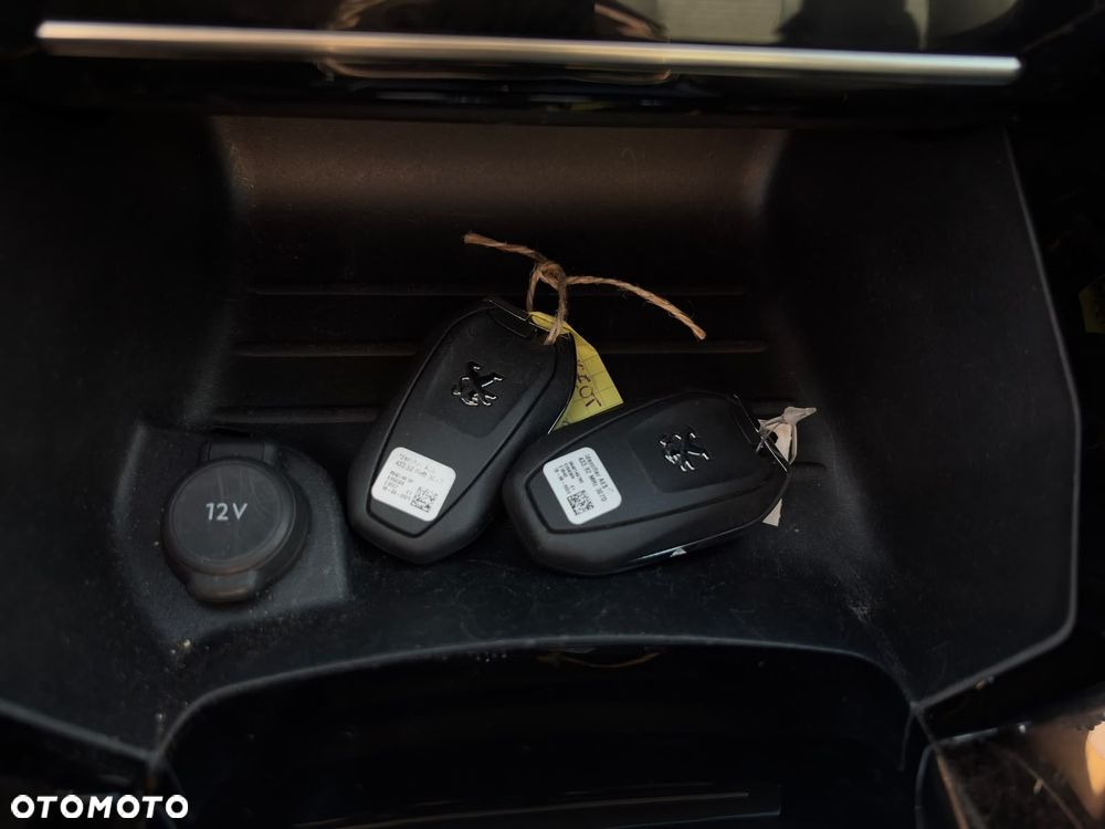 Peugeot 208 BlueHDi 100 Allure - 22