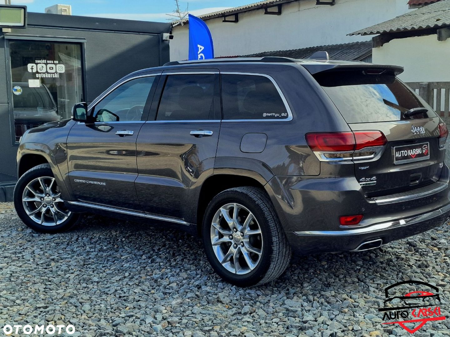 Jeep Grand Cherokee - 9