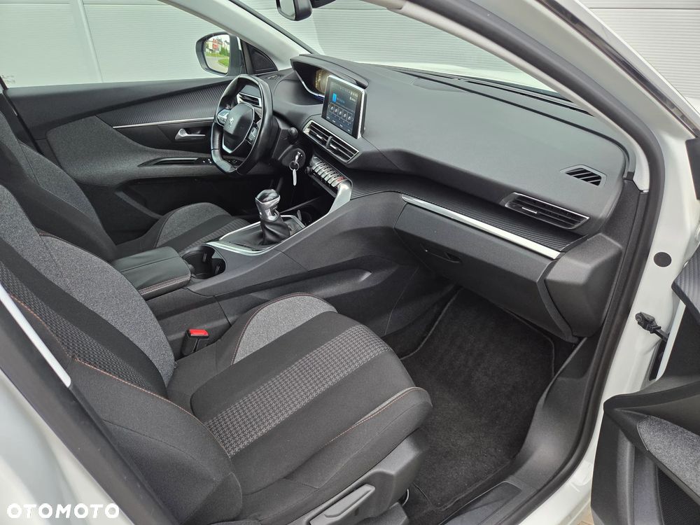 Peugeot 5008 BlueHDi 120 Active - 32