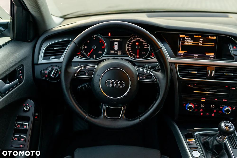 Audi A4 Avant 2.0 TDI DPF clean diesel quattro S line Sportpaket - 30