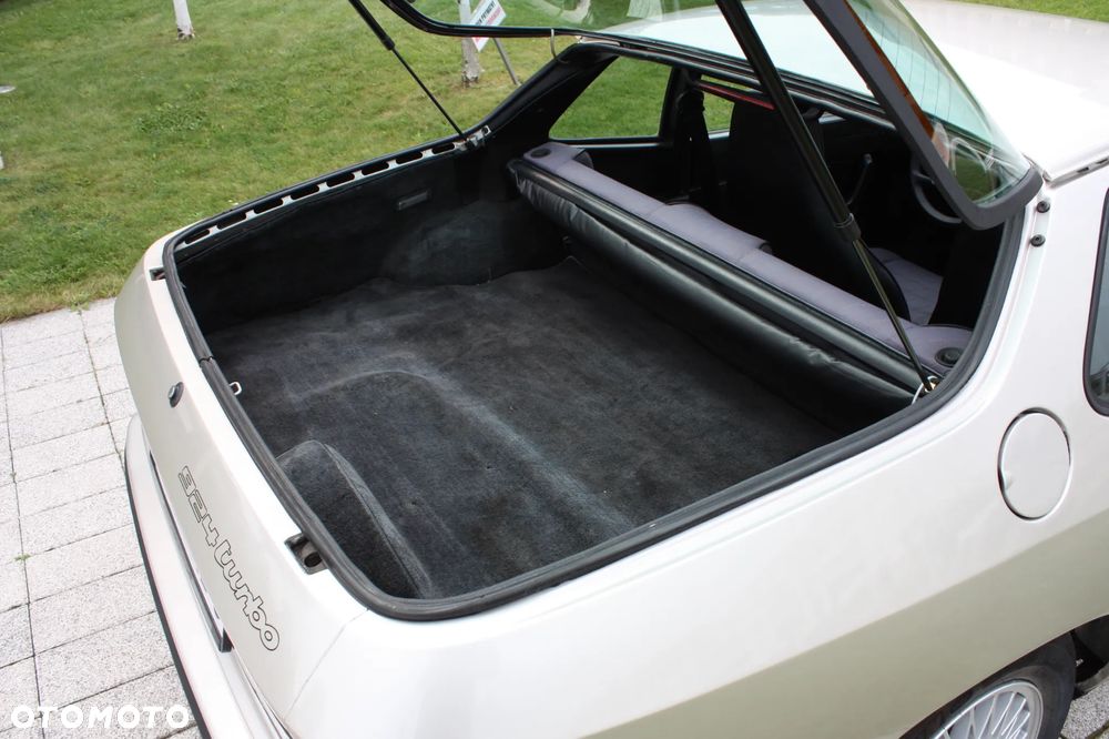 Porsche 924 - 9