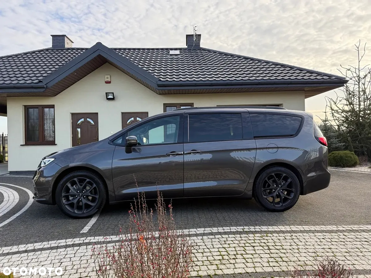 Chrysler Pacifica - 8