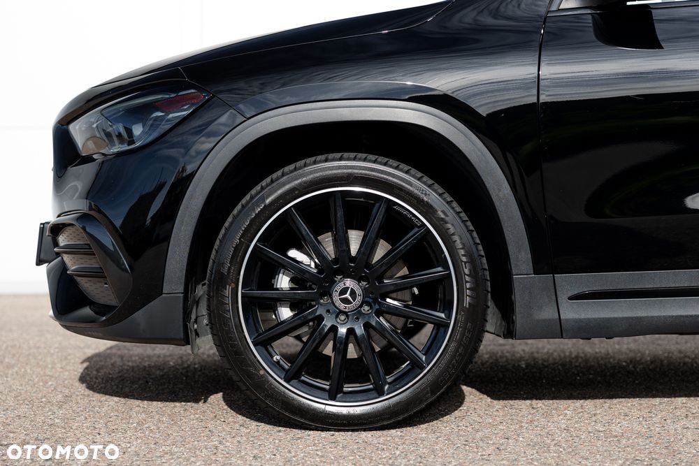 Mercedes-Benz GLA 250 8G-DCT AMG Line - 16