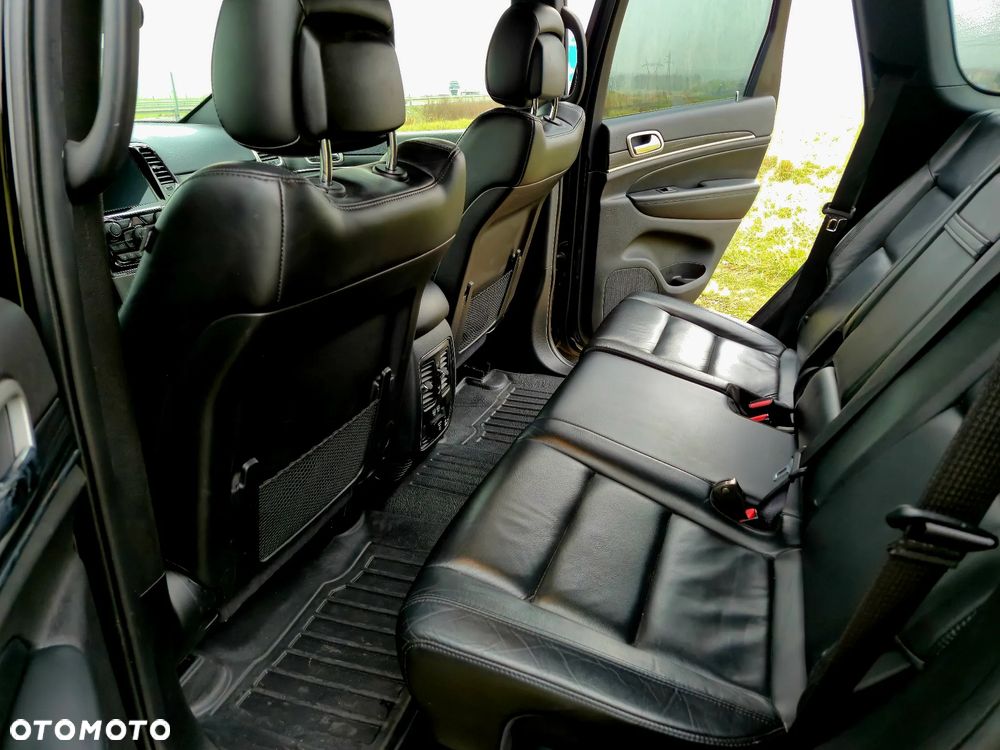 Jeep Grand Cherokee - 23