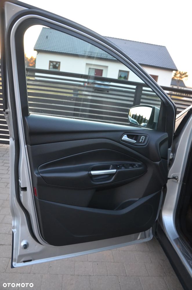 Ford Kuga 2.0 TDCi 4x4 Titanium - 12