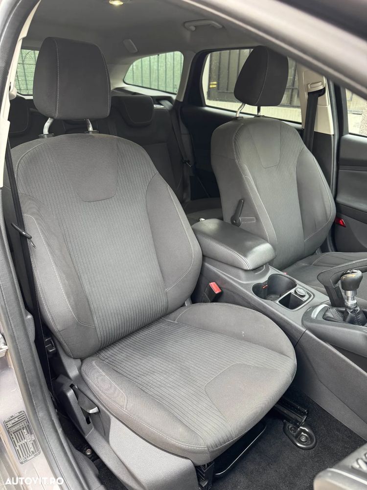 Ford Focus 1.6 TDCI DPF Trend - 10
