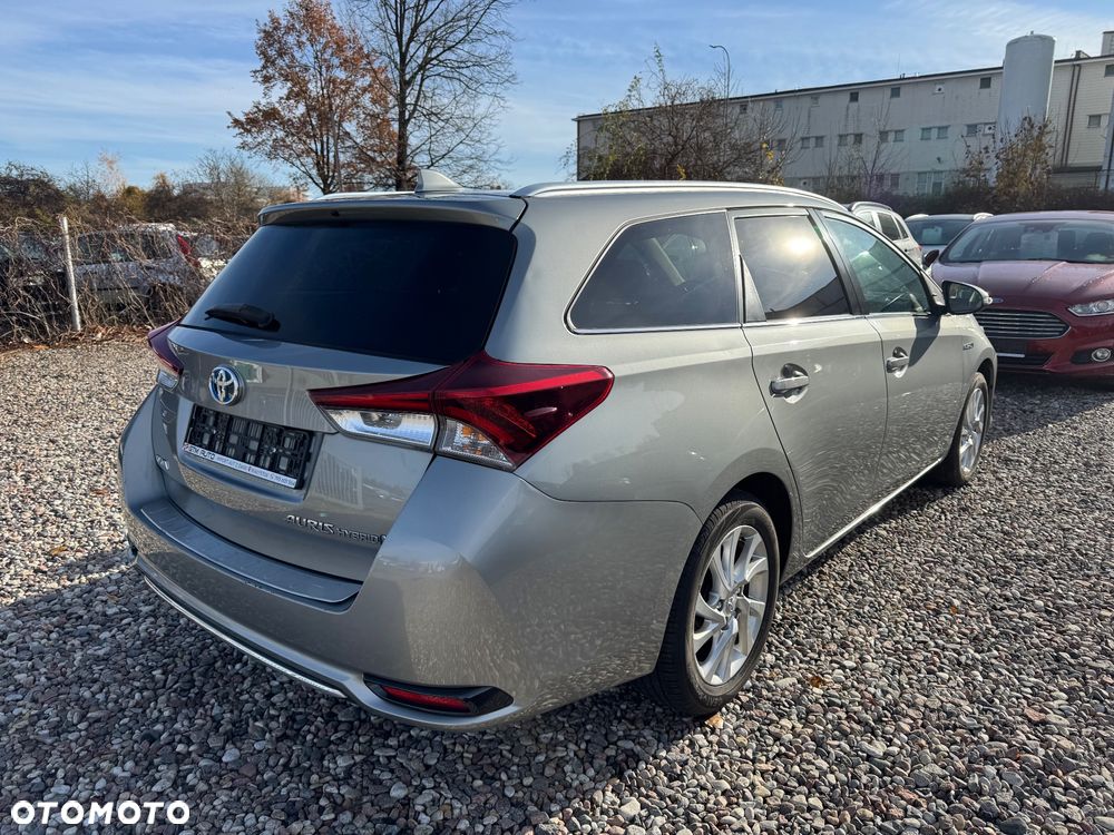Toyota Auris Touring Sports Hybrid Edition-S - 11