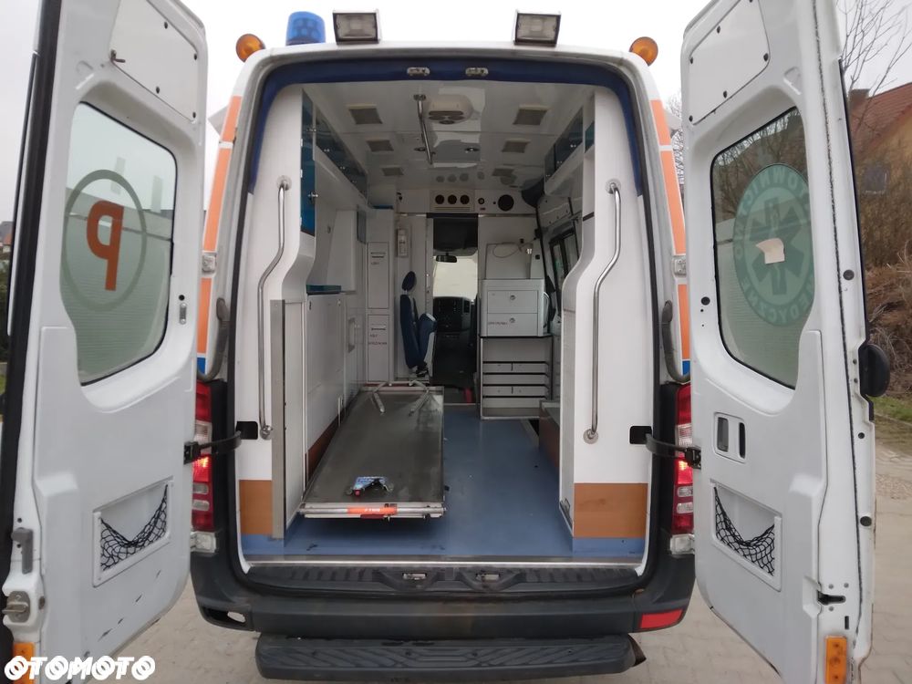 Mercedes-Benz Sprinter - 12