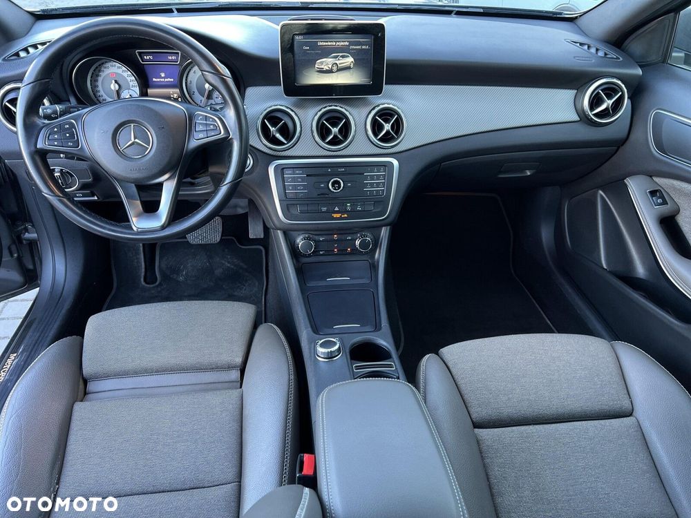 Mercedes-Benz GLA - 9