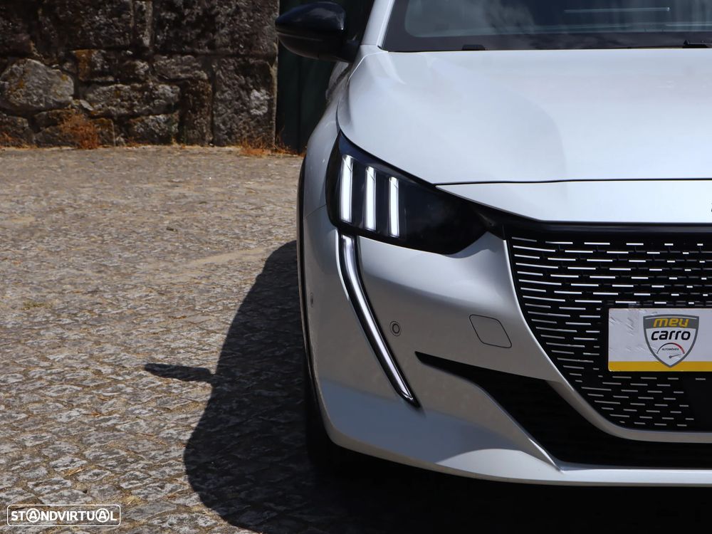 Peugeot e-208 GT - 7