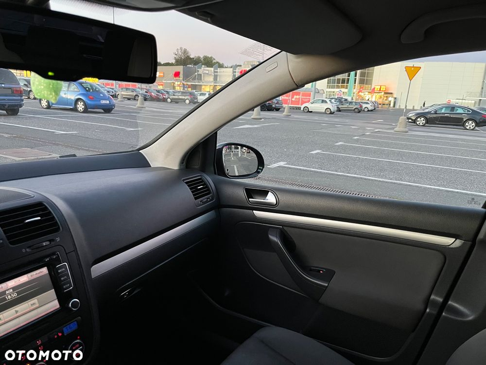 Volkswagen Golf V 1.6 FSI Comfortline - 8