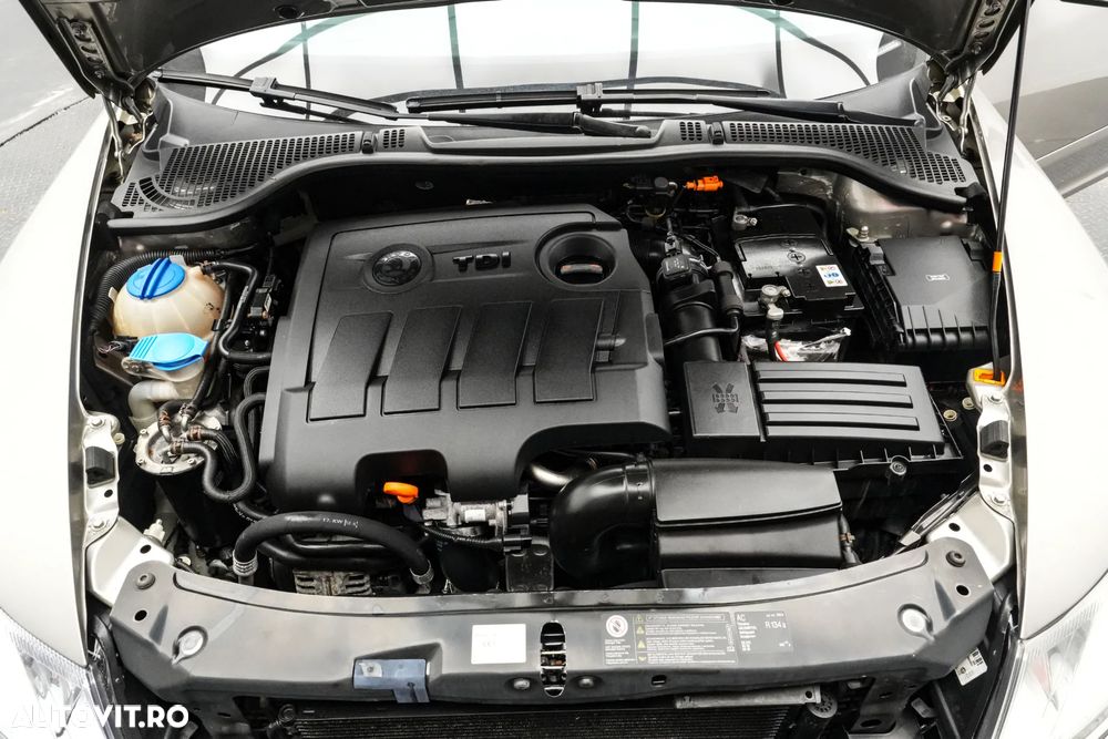 Skoda Octavia 1.6 TDI Ambiente DSG - 23