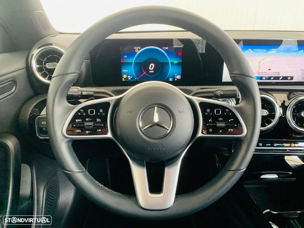 Mercedes-Benz CLA 180 7G-DCT Progressive - 11