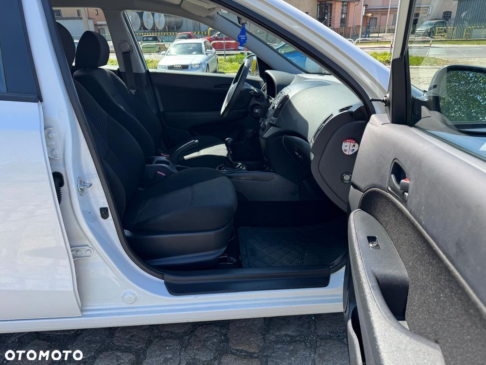 Hyundai i30 i30cw 1.4 Edition Plus - 12
