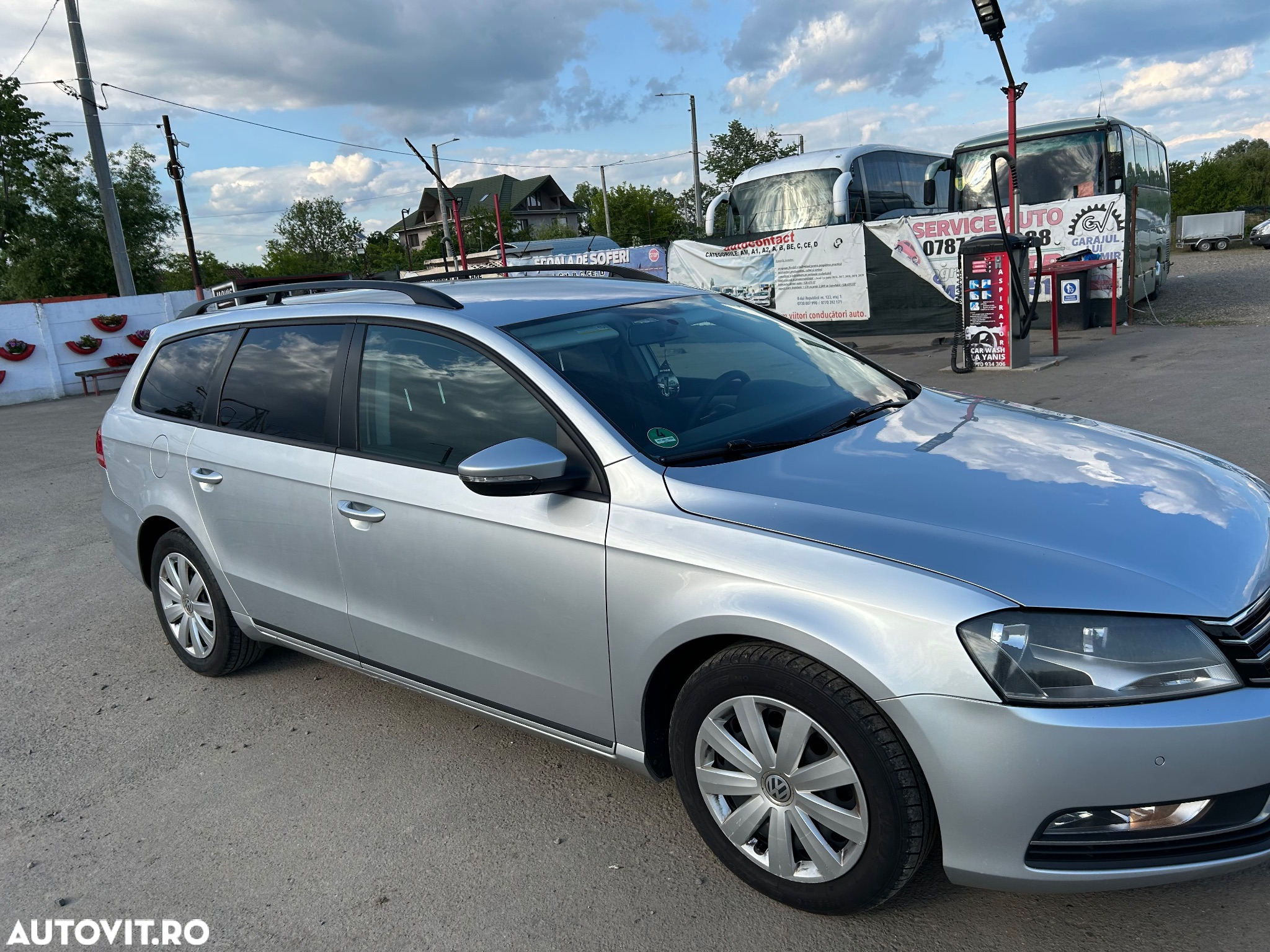 Volkswagen Passat Variant 2.0 TDI BlueMotion Technology DSG Comfortline - 4