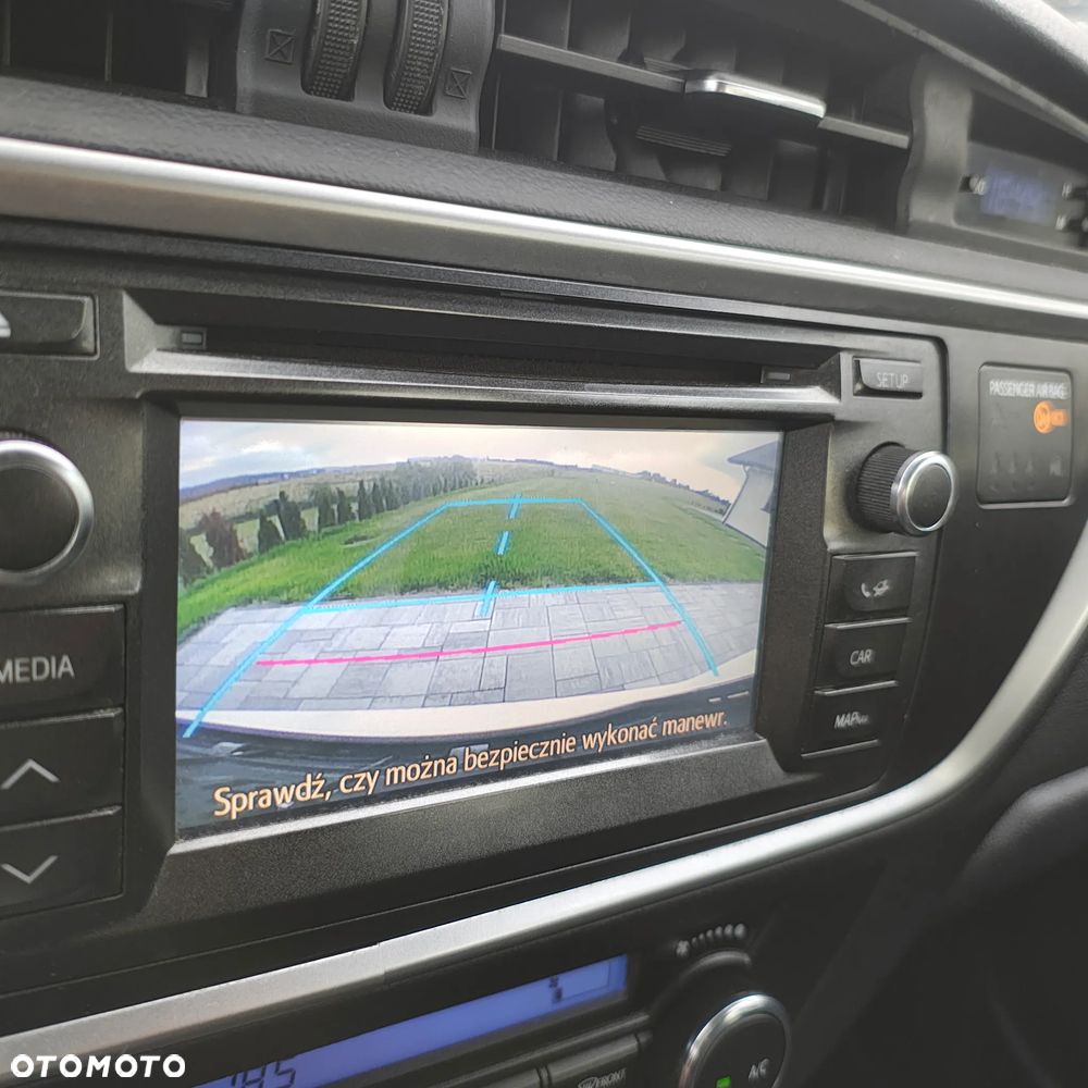 Toyota Auris 2.0 D-4D Premium Comfort - 22