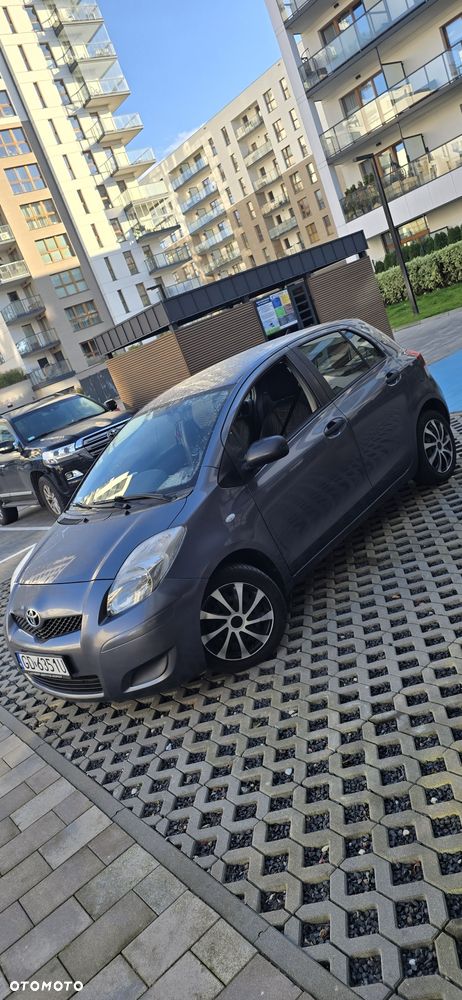 Toyota Yaris 2009 photo 2