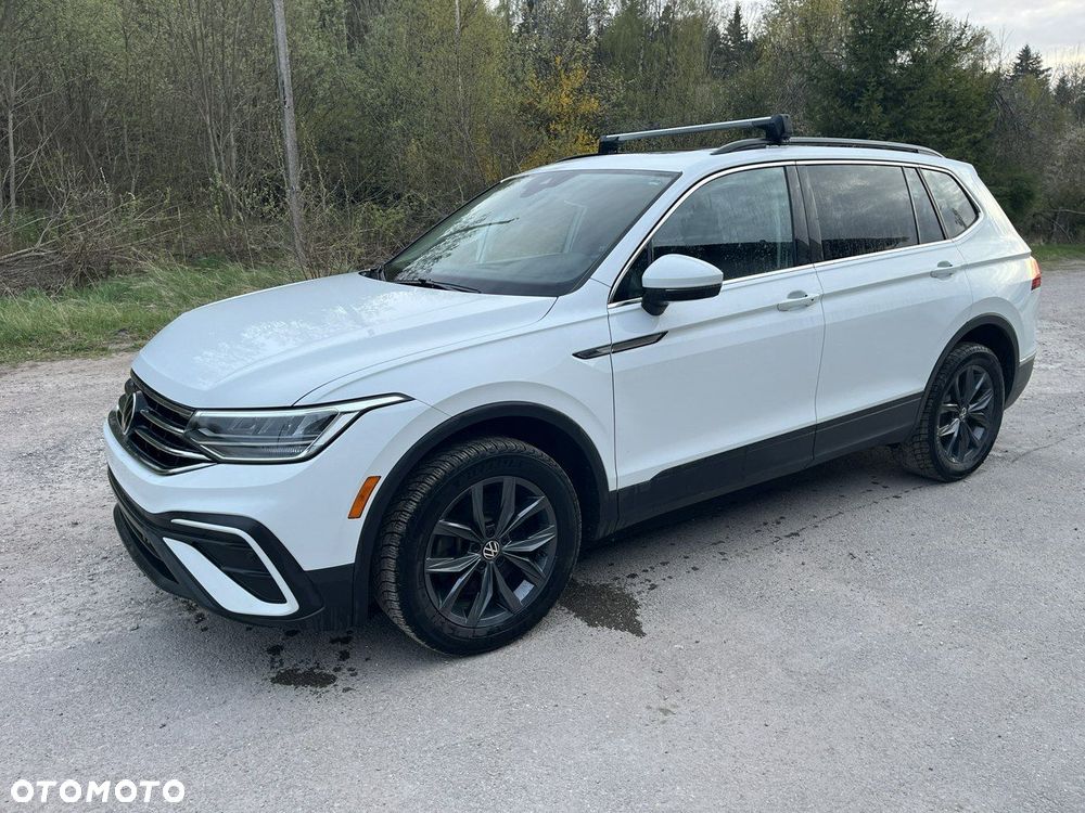 Volkswagen Tiguan - 1
