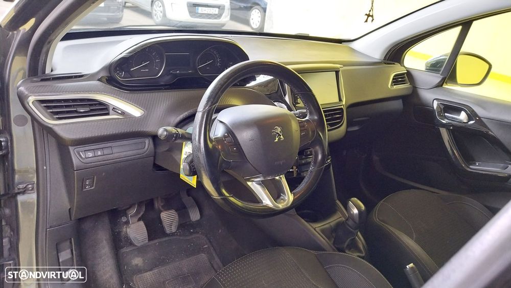 Peugeot 208 1.2 PureTech Active - 6