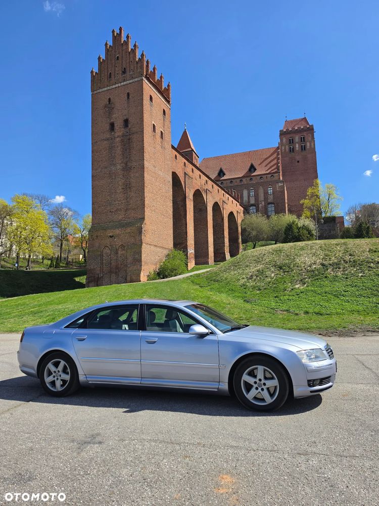 Audi A8 4.2 Quattro Langversion - 1