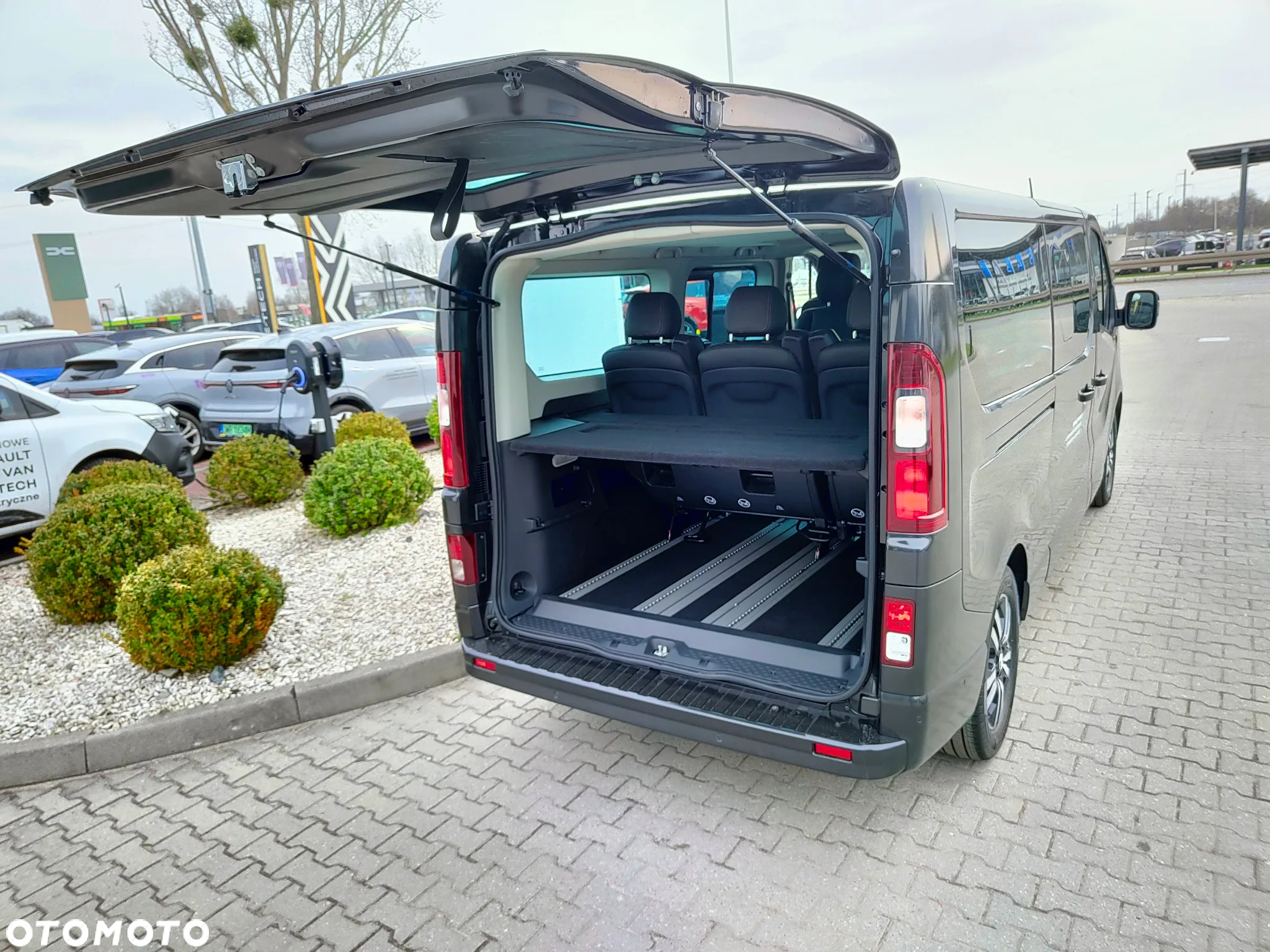 Renault Trafic SpaceClass 2.0 dCi EDC - 4
