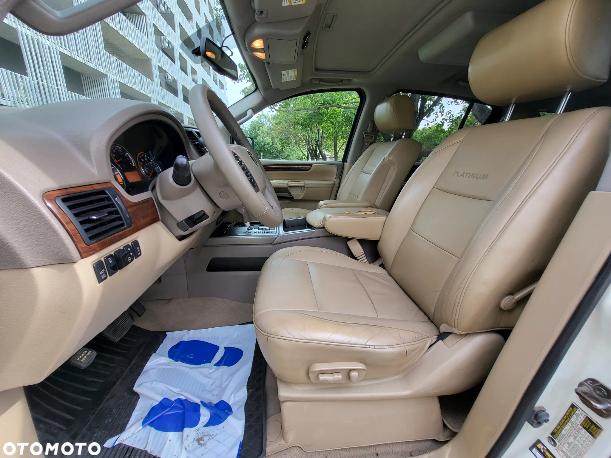 Nissan Armada - 5