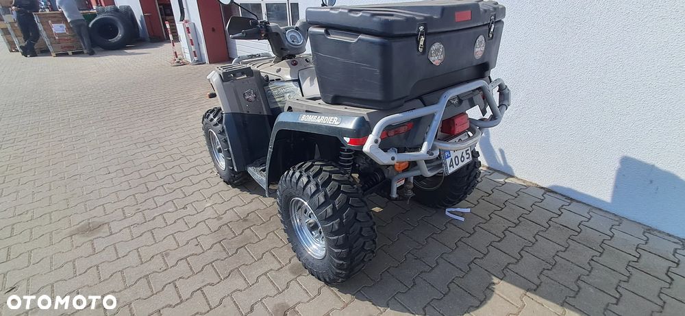 Can-Am Outlander - 2