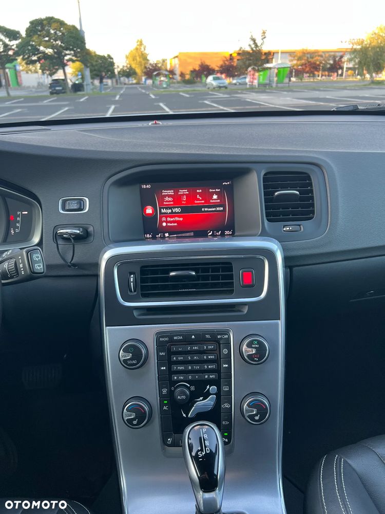 Volvo V60 D4 Geartronic Linje Svart - 18