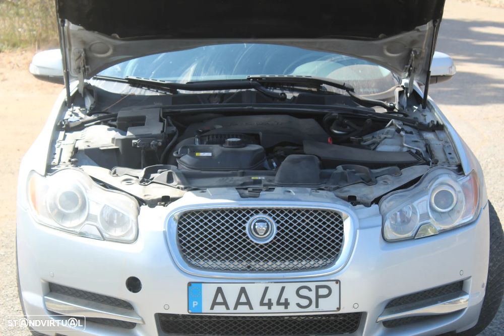 Jaguar XF 2.7 V6 Luxury - 10