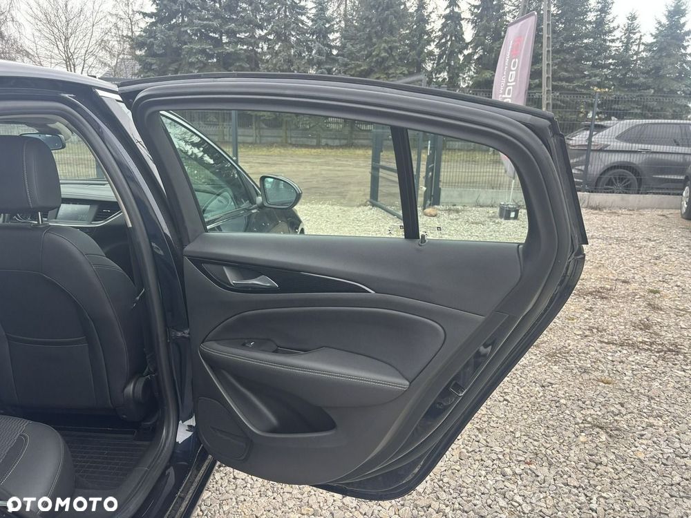 Opel Insignia - 35