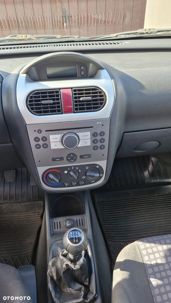 Opel Corsa 1.2 16V - 13