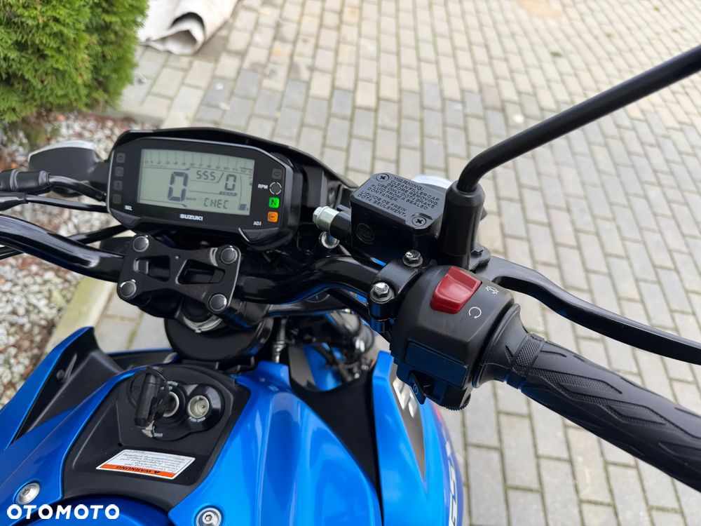Suzuki GSX - 25