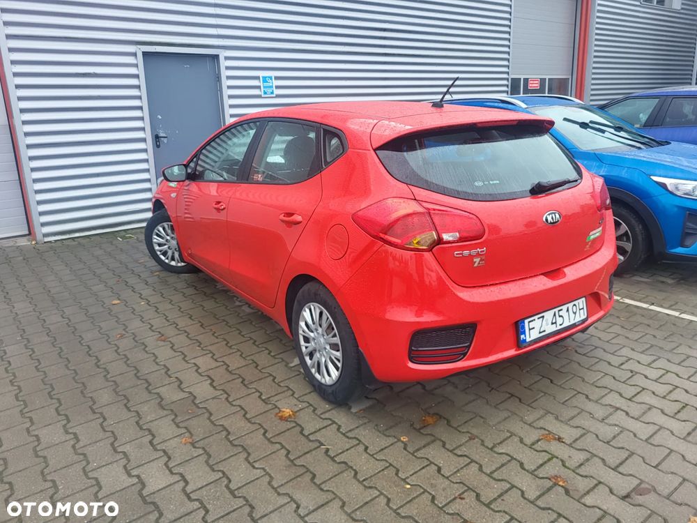 Kia Ceed Cee'd 1.6 CRDi M DCT - 3