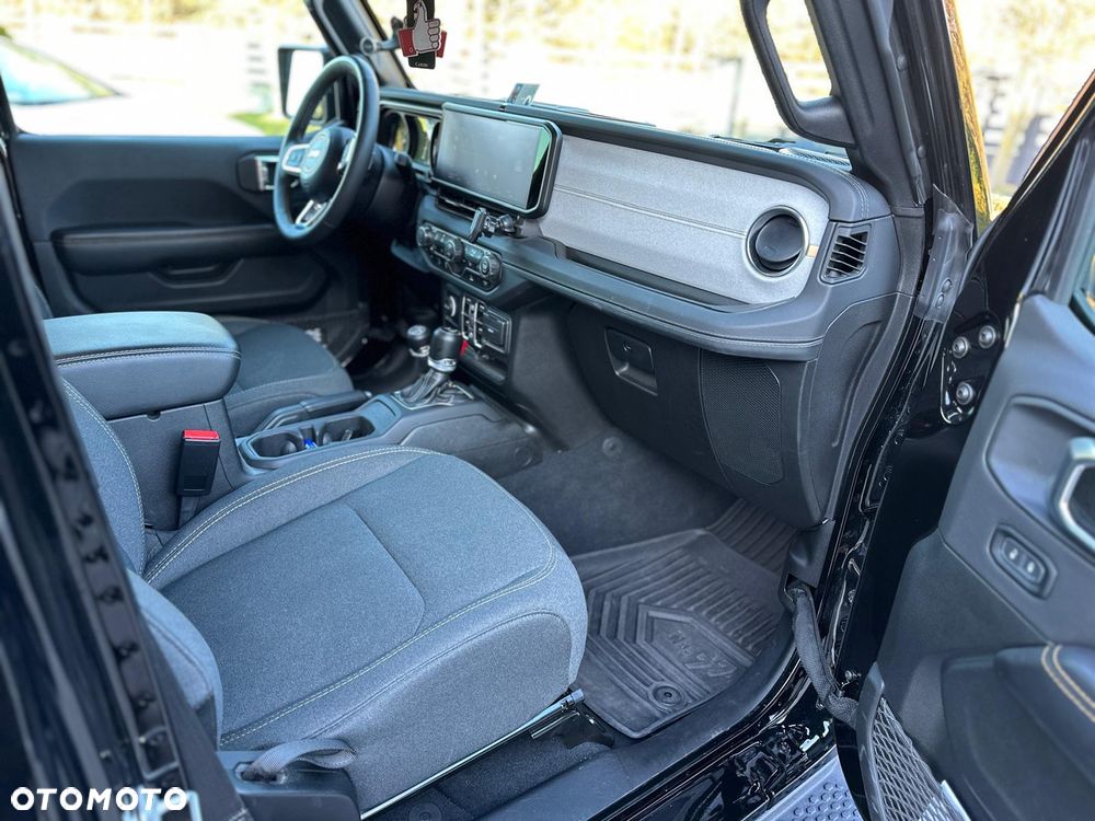 Jeep Wrangler - 5