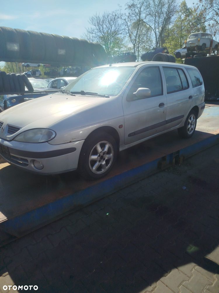 Renault Megane 1 na części. - 3